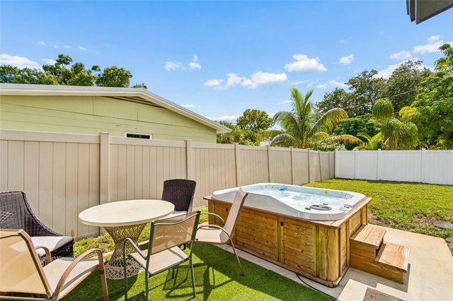 7846 12TH STREET N, St Petersburg, FL 33702