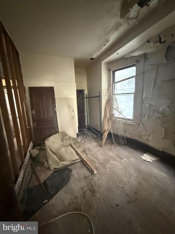 1910 W VENANGO ST, Philadelphia, PA 19140