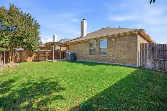 9029 Heartwood Drive, Fort Worth, TX 76244