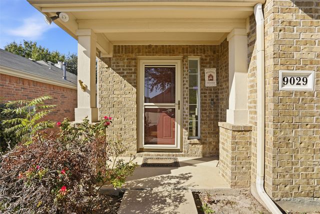 9029 Heartwood Drive, Fort Worth, TX 76244