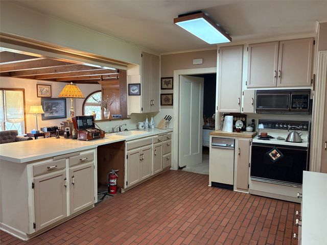 1913 E 37th Street, Tulsa, OK 74105