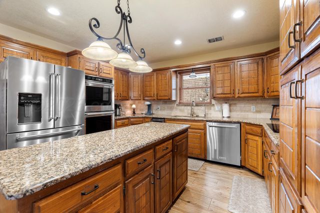 215 Somerset Street, Borger, TX 79007