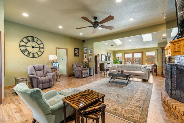 215 Somerset Street, Borger, TX 79007