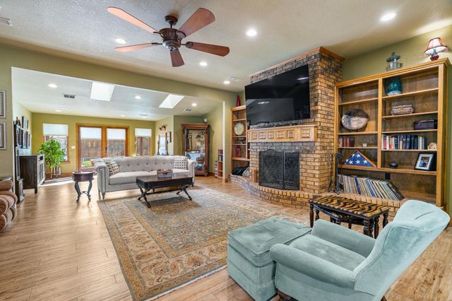 215 Somerset Street, Borger, TX 79007