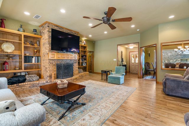 215 Somerset Street, Borger, TX 79007