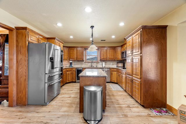 215 Somerset Street, Borger, TX 79007