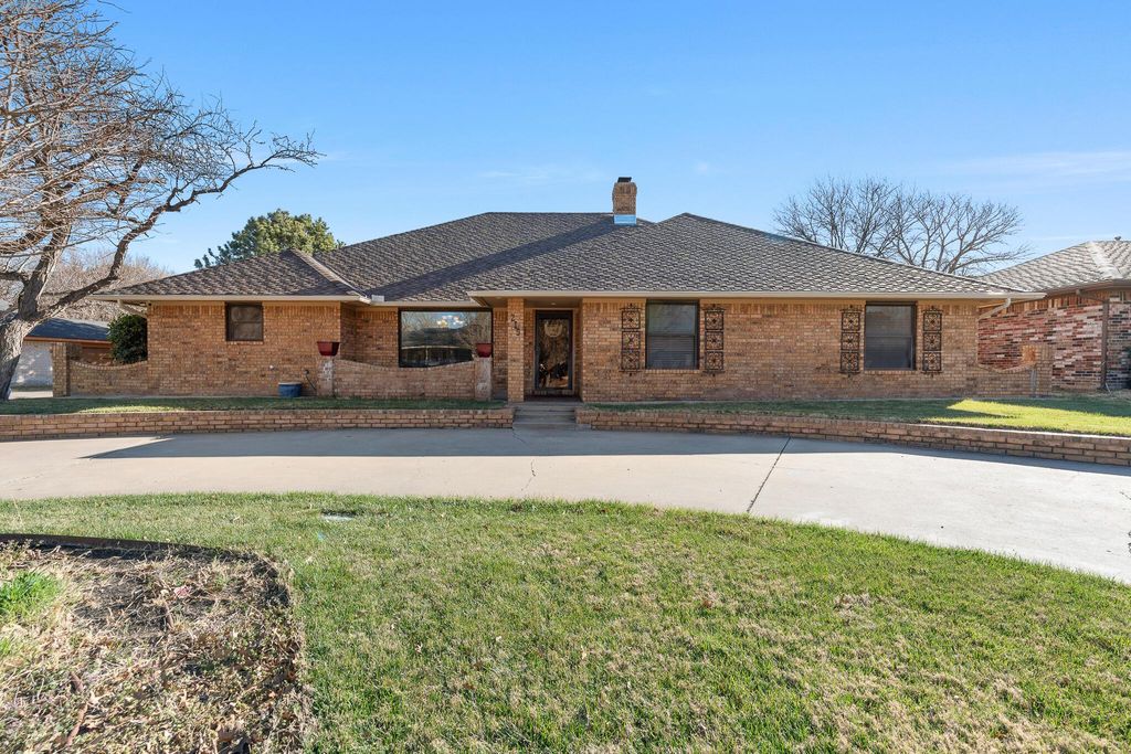 215 Somerset Street, Borger, TX 79007