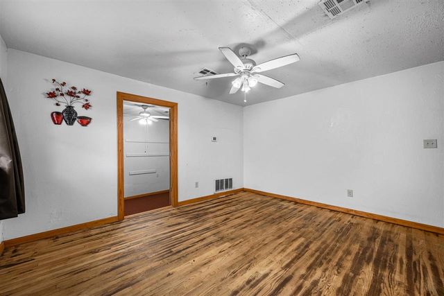 5361 NW Oak Ave, Lawton, OK 73505