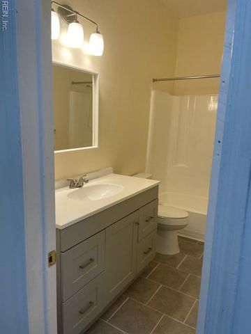 362 Ridgewell Ave Apt C, Norfolk, VA 23503