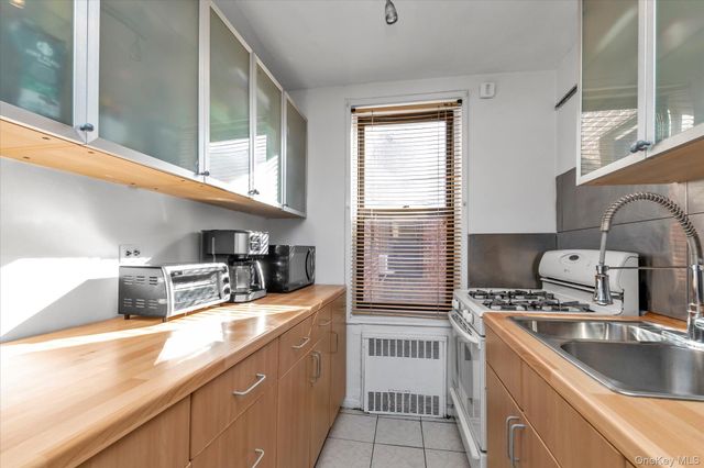 83-40 Austin Street 7K, Kew Gardens, NY 11415