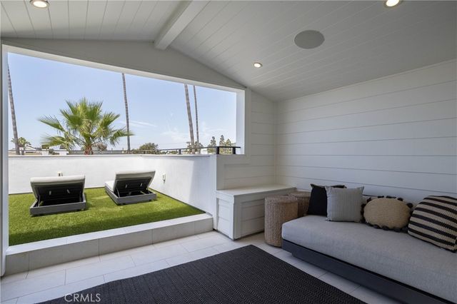 506 Goldenrod Ave, Corona Del Mar, CA 92625
