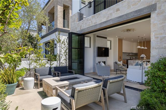 506 Goldenrod Ave, Corona Del Mar, CA 92625