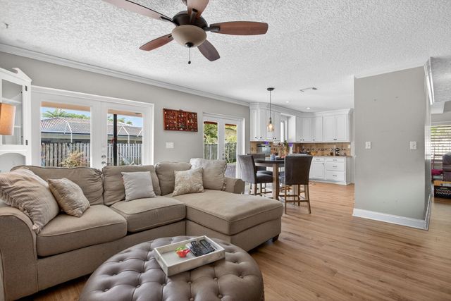 9862 NW 28th Place, Coral Springs, FL 33065