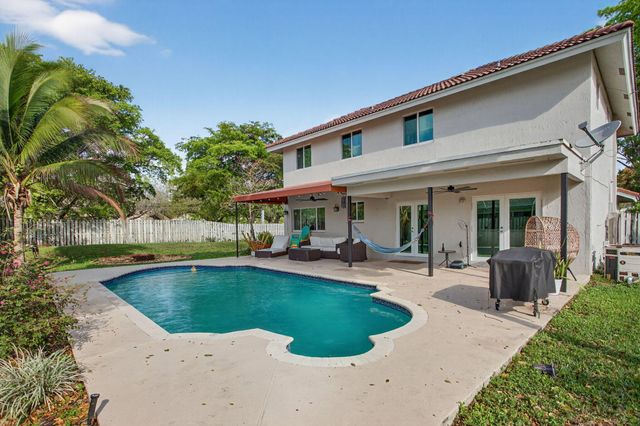 9862 NW 28th Place, Coral Springs, FL 33065