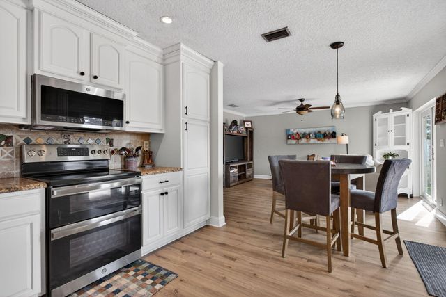 9862 NW 28th Place, Coral Springs, FL 33065