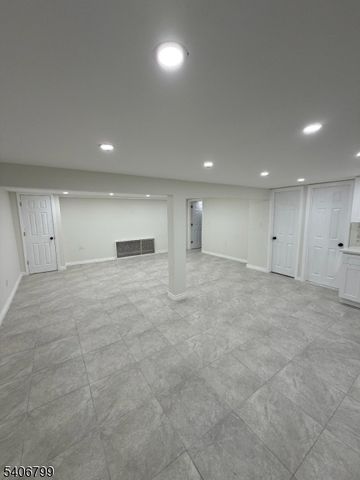 113 Sanford St, East Orange City, NJ 07018