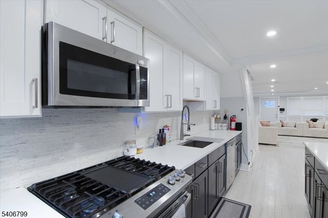 113 Sanford St, East Orange City, NJ 07018