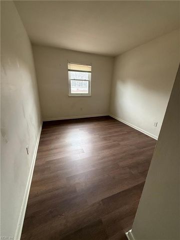 6069 Foresttown DR, Norfolk, VA 23502