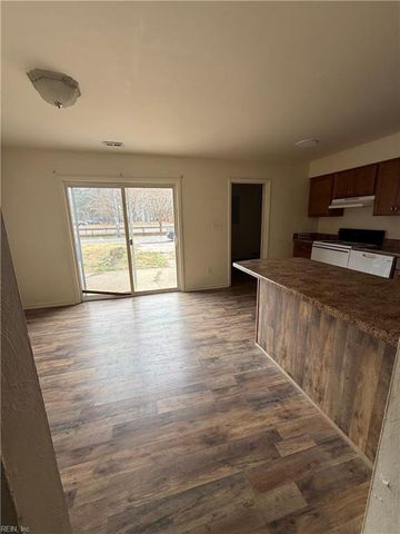 6069 Foresttown DR, Norfolk, VA 23502