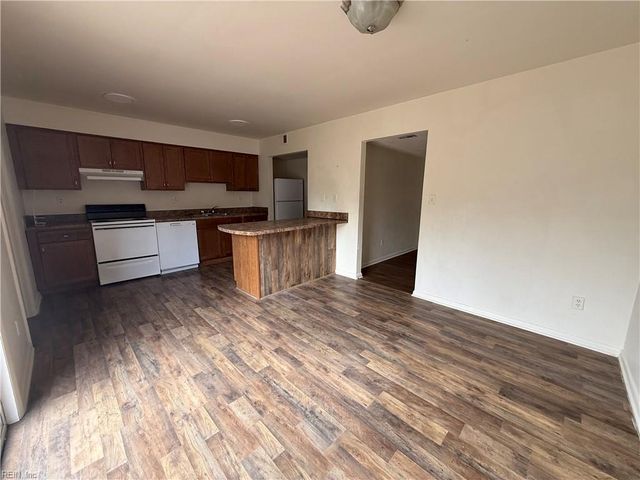 6069 Foresttown DR, Norfolk, VA 23502