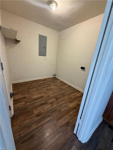 6069 Foresttown DR, Norfolk, VA 23502