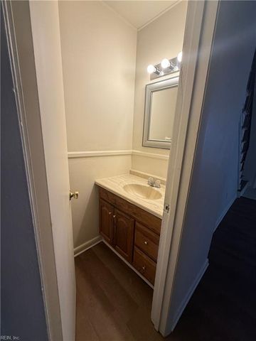 6069 Foresttown DR, Norfolk, VA 23502