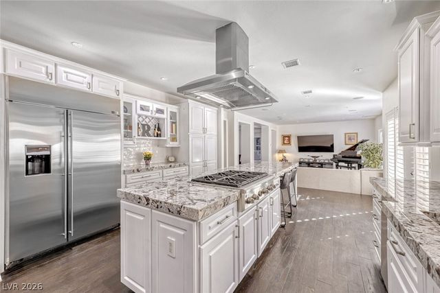 12 Congressional Court, Las Vegas, NV 89113