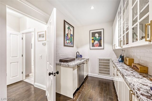 12 Congressional Court, Las Vegas, NV 89113