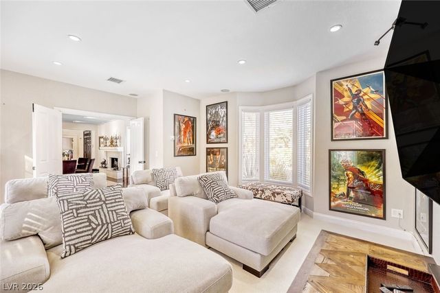 12 Congressional Court, Las Vegas, NV 89113