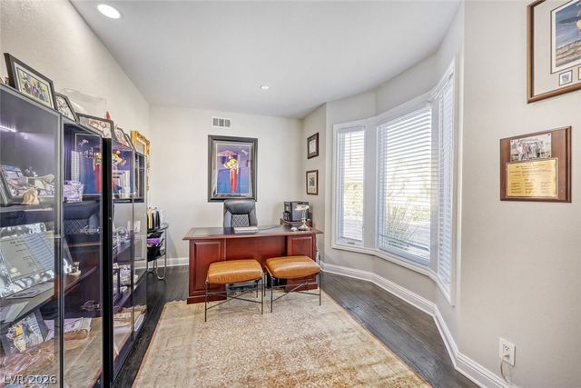 12 Congressional Court, Las Vegas, NV 89113