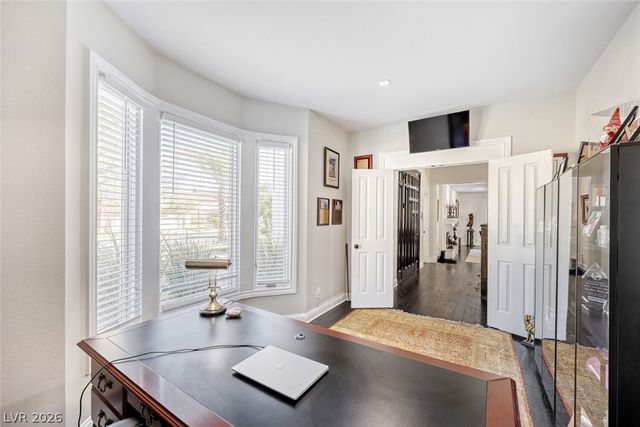 12 Congressional Court, Las Vegas, NV 89113