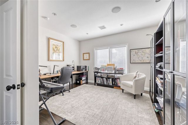 12 Congressional Court, Las Vegas, NV 89113