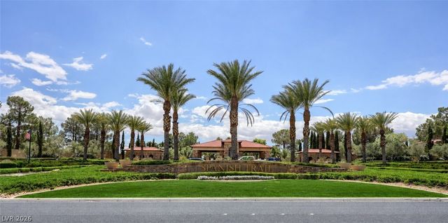 12 Congressional Court, Las Vegas, NV 89113
