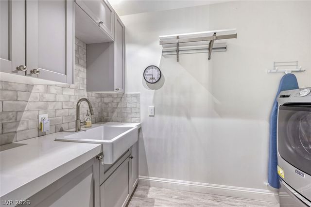 12 Congressional Court, Las Vegas, NV 89113