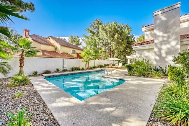 12 Congressional Court, Las Vegas, NV 89113