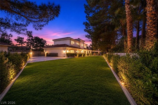12 Congressional Court, Las Vegas, NV 89113