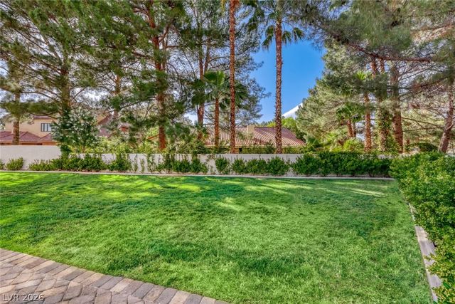 12 Congressional Court, Las Vegas, NV 89113