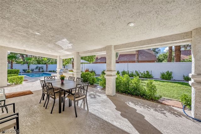 12 Congressional Court, Las Vegas, NV 89113