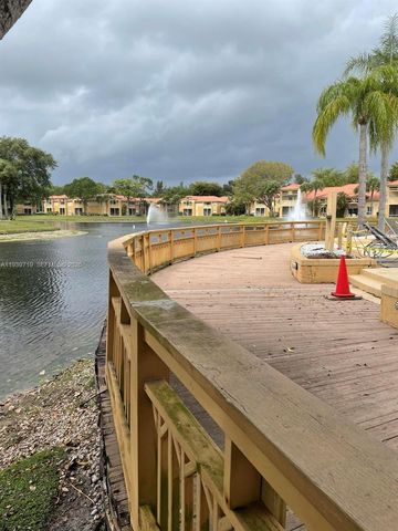 4767 Via Palm Lks 208, West Palm Beach, FL 33417