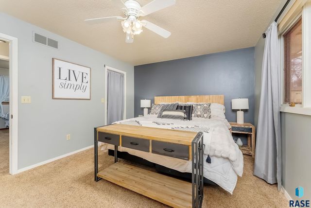 609 S Splitrock Blvd Boulevard, Brandon, SD 57005