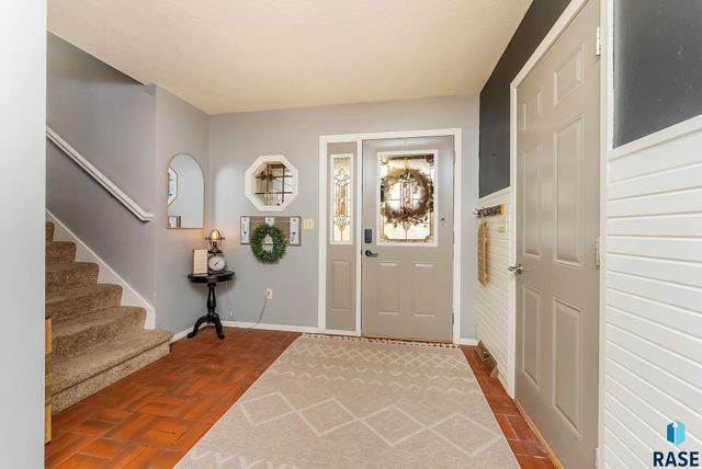 609 S Splitrock Blvd Boulevard, Brandon, SD 57005