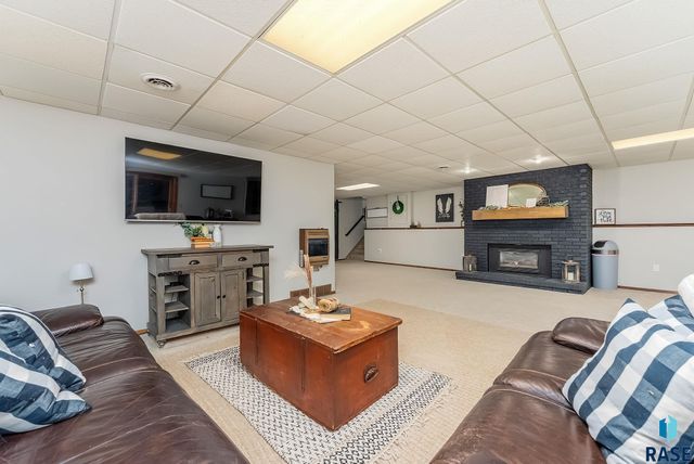 609 S Splitrock Blvd Boulevard, Brandon, SD 57005