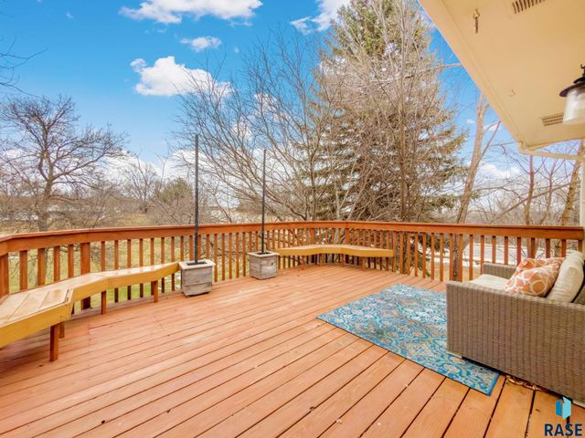 609 S Splitrock Blvd Boulevard, Brandon, SD 57005