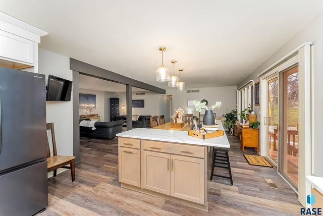 609 S Splitrock Blvd Boulevard, Brandon, SD 57005