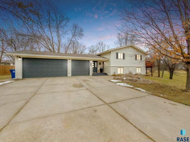 609 S Splitrock Blvd Boulevard, Brandon, SD 57005
