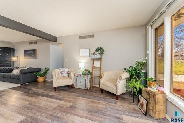 609 S Splitrock Blvd Boulevard, Brandon, SD 57005