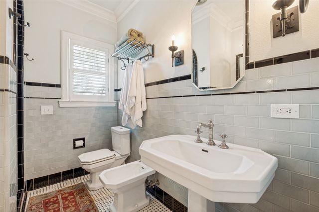 6917 Westlake Avenue, Dallas, TX 75214