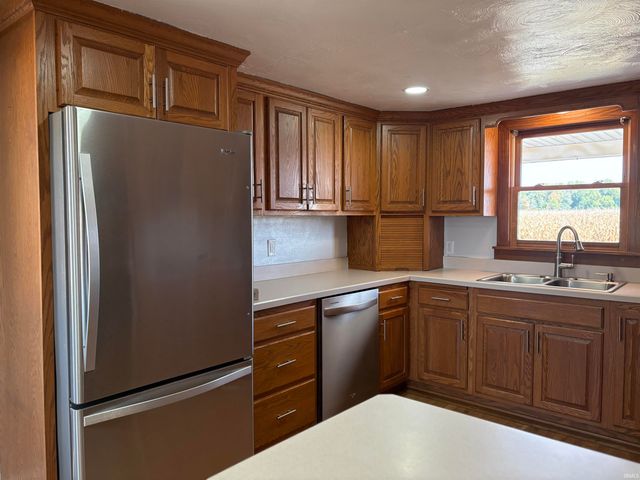 12869 N 200 W Road, Milford, IN 46542