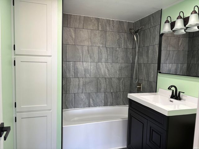 12869 N 200 W Road, Milford, IN 46542