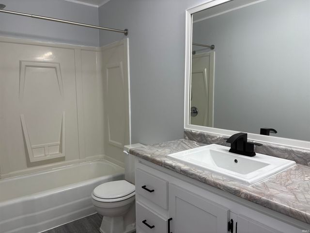 12869 N 200 W Road, Milford, IN 46542